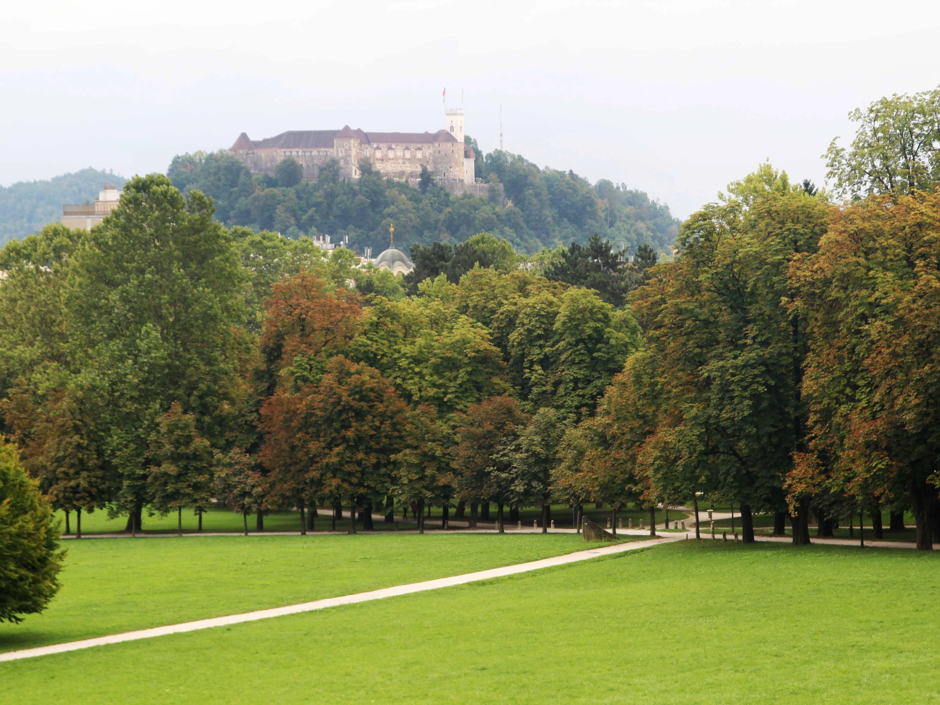 Tivoli Park med slottet i bakgrunden