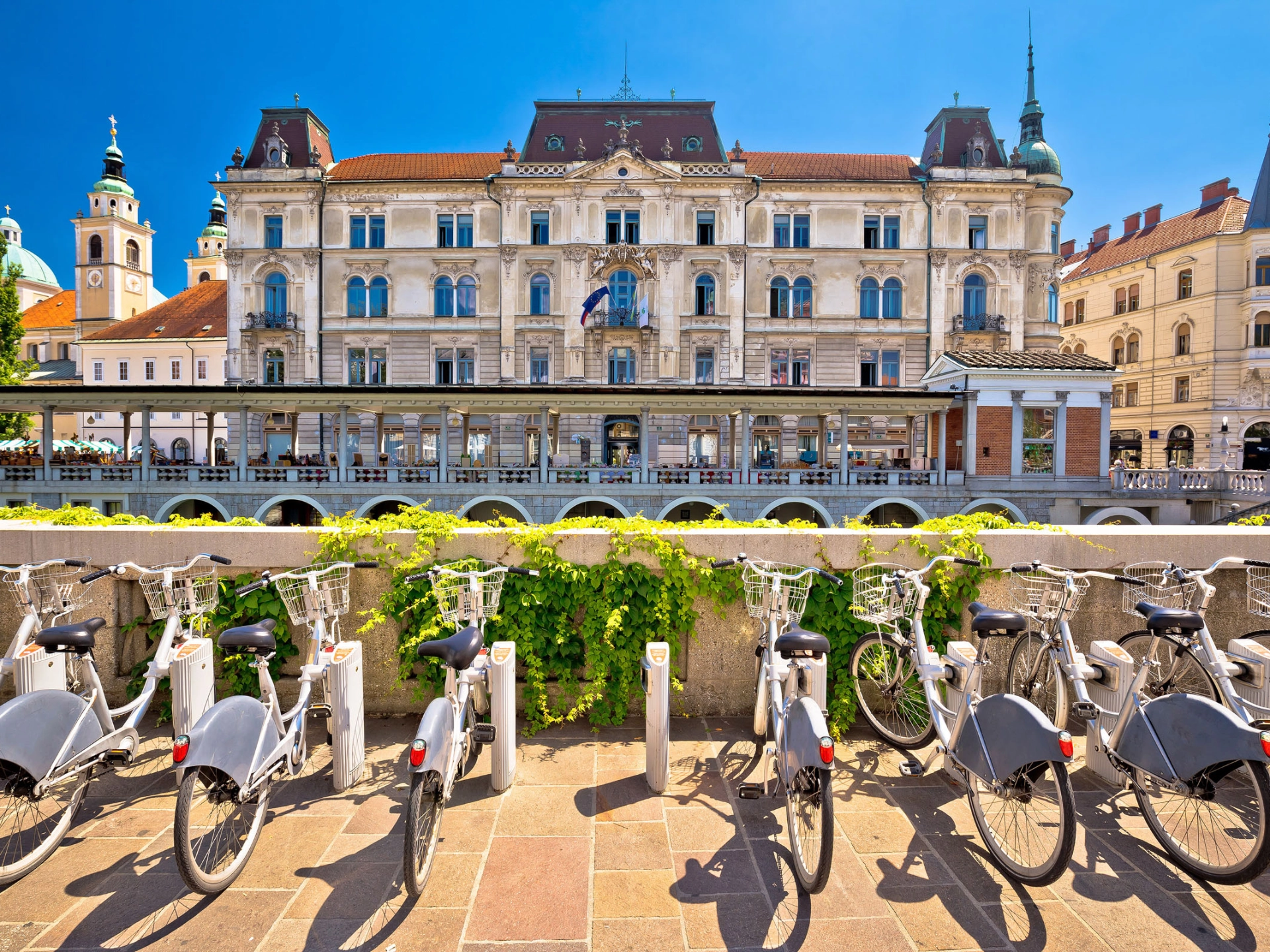 Imponerande arkitektur i Ljubljana